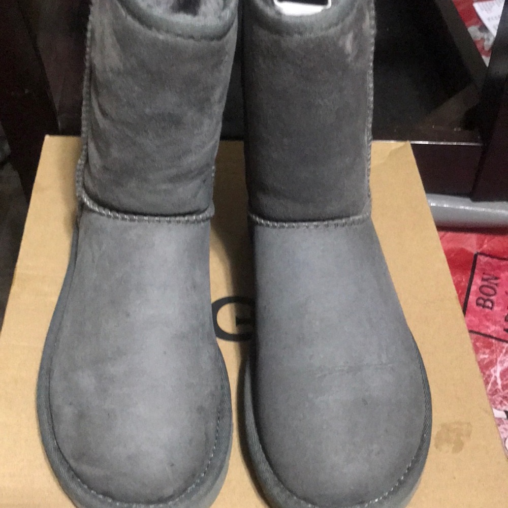 Uggs worn only once
